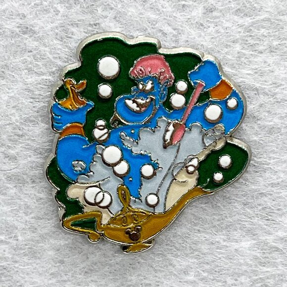 🔮 5/$25‎ Disney Aladdin Genie Bubble Bath Pin - Picture 1 of 2